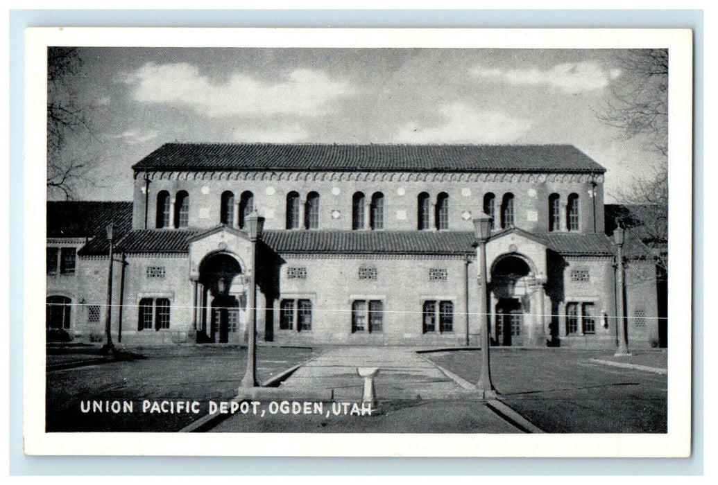 c1930s Street Lights, Union Pacific Depot, Ogden Utah UT Unposted Postcard