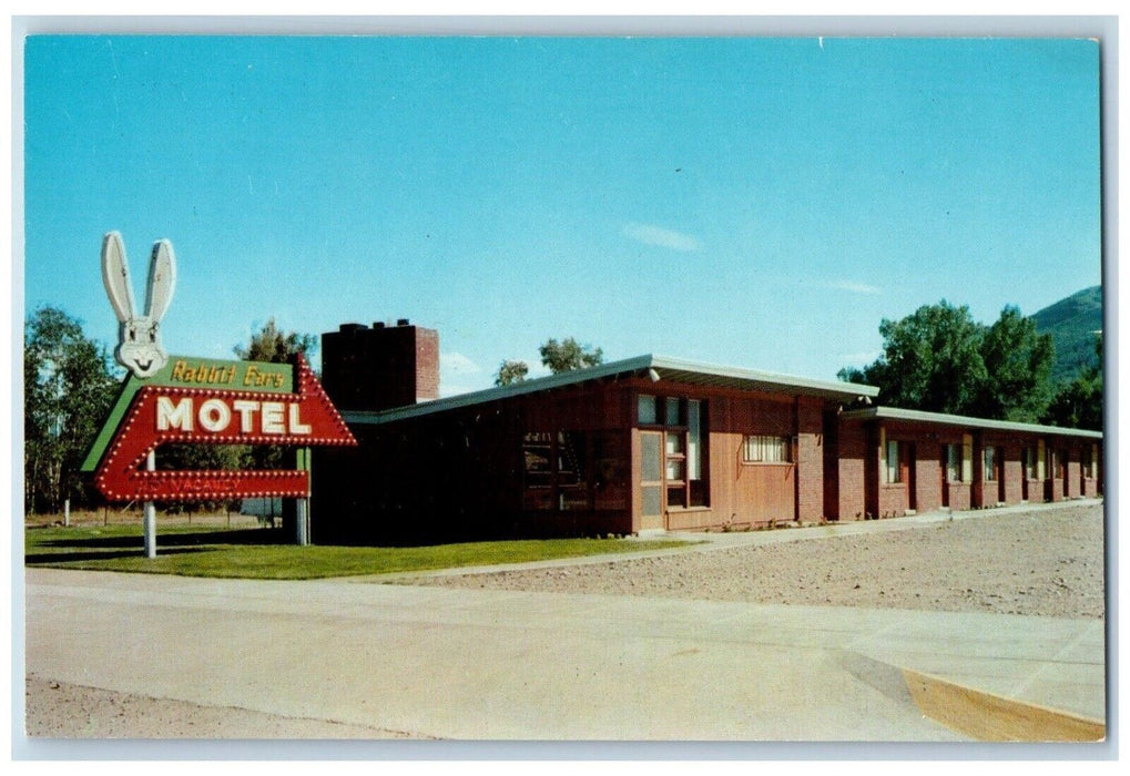 c1950's Rabbit Ears Motel Roadside Steamboat Springs Colorado CO Postcard