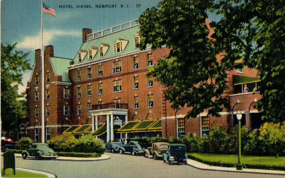 c1930s Hotel Viking Newport, 1 Bellevue Ave Rhode Island RI Unposted Postcard