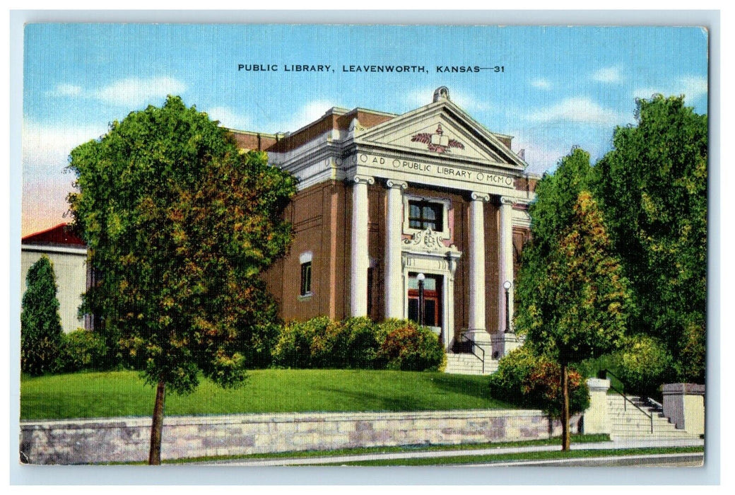 c1940's Public Library Building Street View Leavenworth Kansas KS Postcard