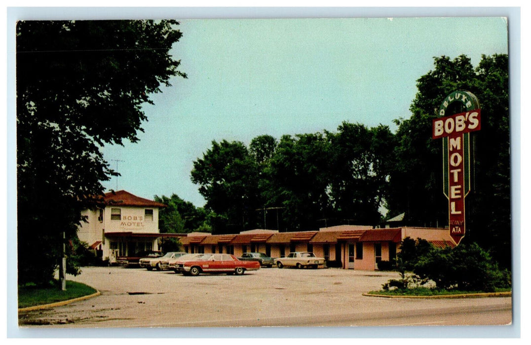 c1960s Bob's Deluxe Motel Indianapolis Blvd. Highland Indiana Postcard