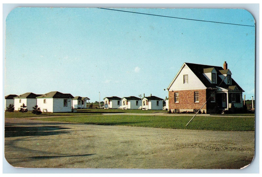 c1960's Sunny Day at Evergreen Cabins Paris Ontario Canada Vintage Postcard