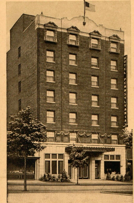 Washington DC, Hotel Pennsylvania One Block Right Of Union Station Postcard