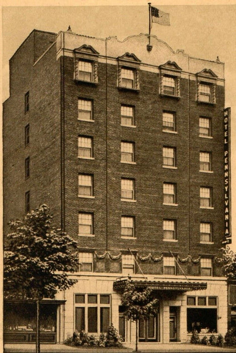 Washington DC, Hotel Pennsylvania One Block Right Of Union Station Postcard