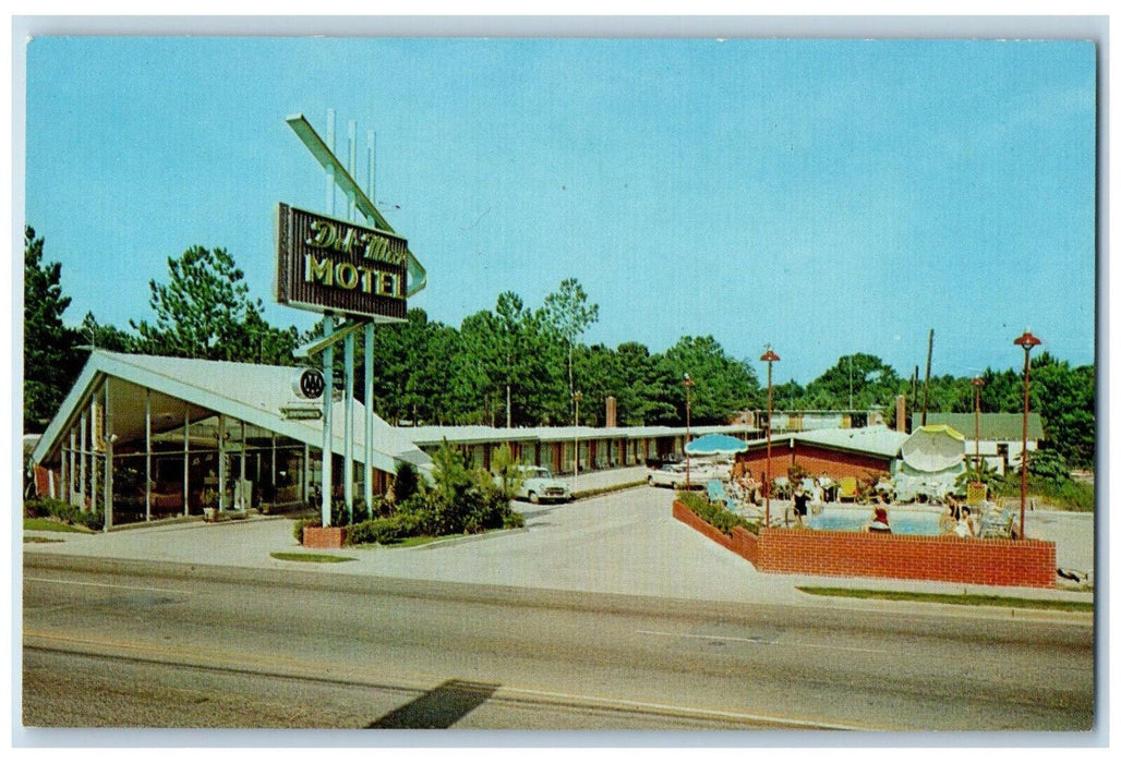 c1960's Swimming Pool, Umbrellas, Chairs, Del-Mar Motel Valdosta GA Postcard