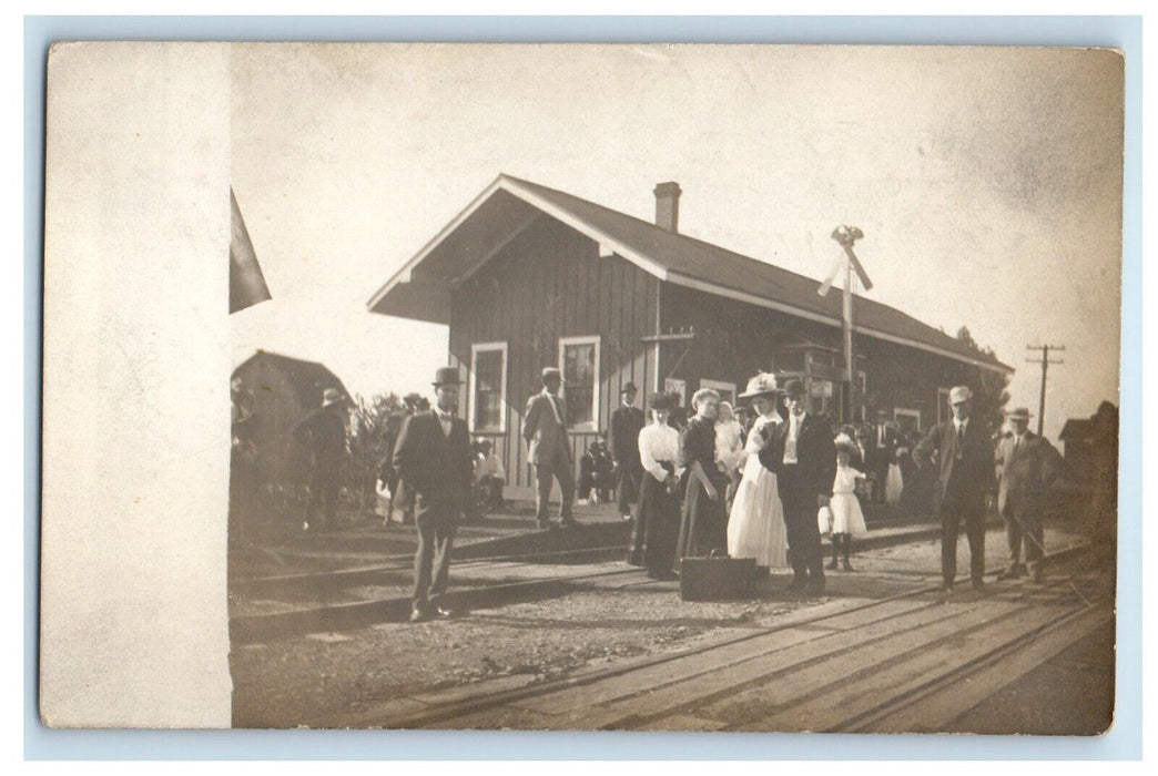 1909 Candid Train Station Depot Passengers Custar Ohio OH RPPC Photo Postcard