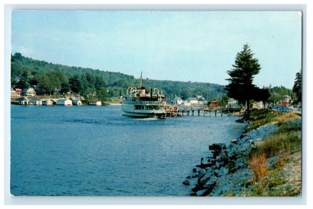 Winnipesaukee NH, M.V Mount Washington Entering Alton Bay Ferry Ship Postcard