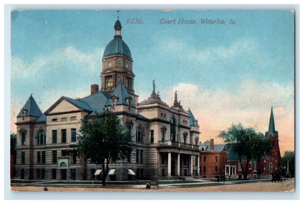 1914 Court House Building Street View Waterloo Iowa IA Posted Antique Postcard