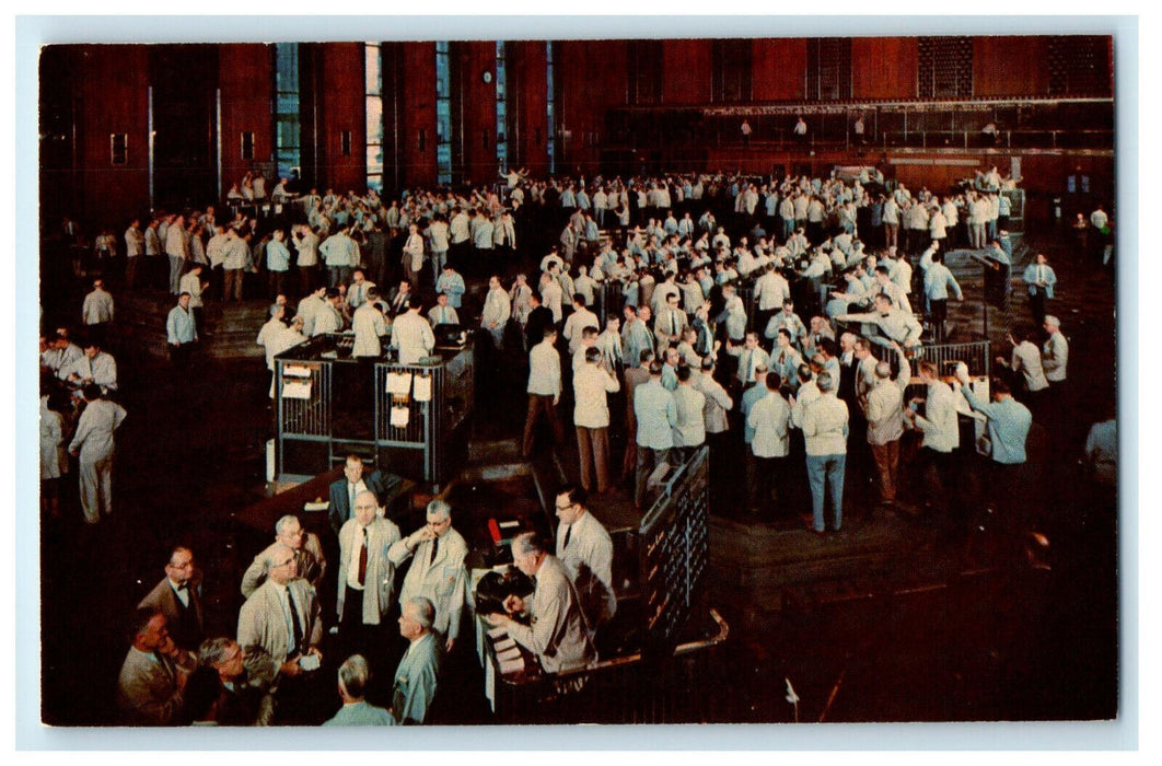 c1950s The Trading Floor of Chicago Board of Trade, Illinois IL Postcard