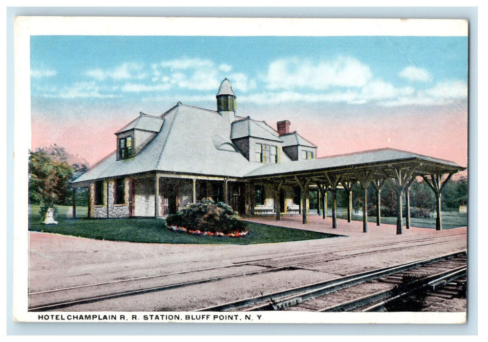 c1930s Hotel Champlain Railroad Station Bluff Point New York NY Postcard