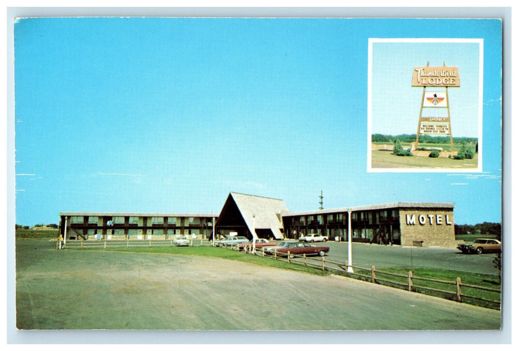 c1960s Thunderbird Lodge Mitchell South Dakota SD Vintage Postcard
