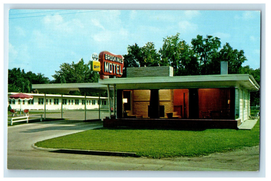 c1970s Brookings Motel Brookings South Dakota SD Unposted Vintage Postcard