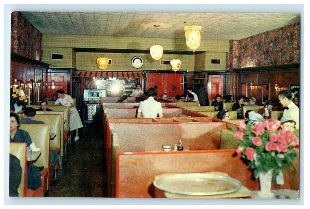 c1930's  Rutland VT, Rutland's Finest Kong Chow Restaurant Interior Postcard
