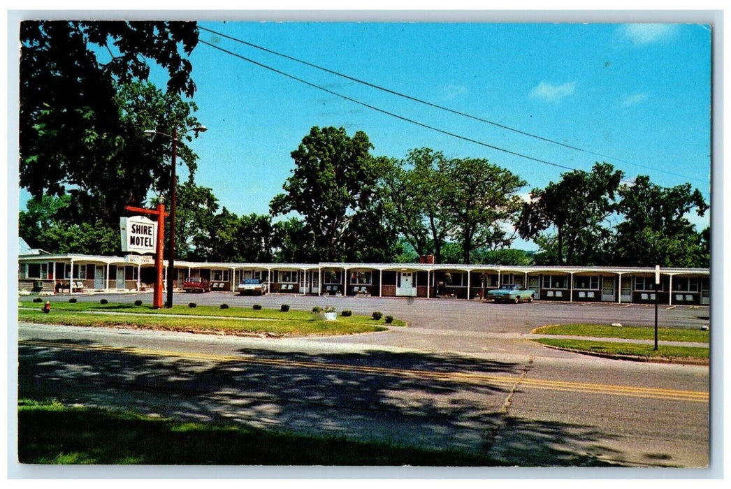 c1960s Shire Motel Road Car Parking 1967 Woodstock Vermont VT Vintage Postcard