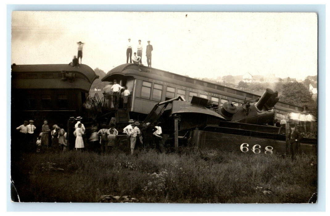 1912 C&NW Ry Chicago North Western Railway Train Crash RPPC Photo Postcard