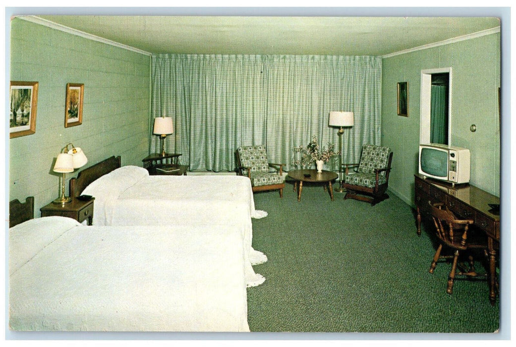 c1950's Interior, The Willowemoc Motel, Livingston Manor NY Postcard