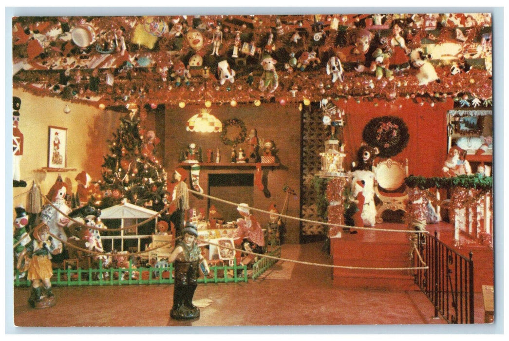 c1950's Christmas Tree, Santa, Kelly's Country Store Grand Island NY Postcard
