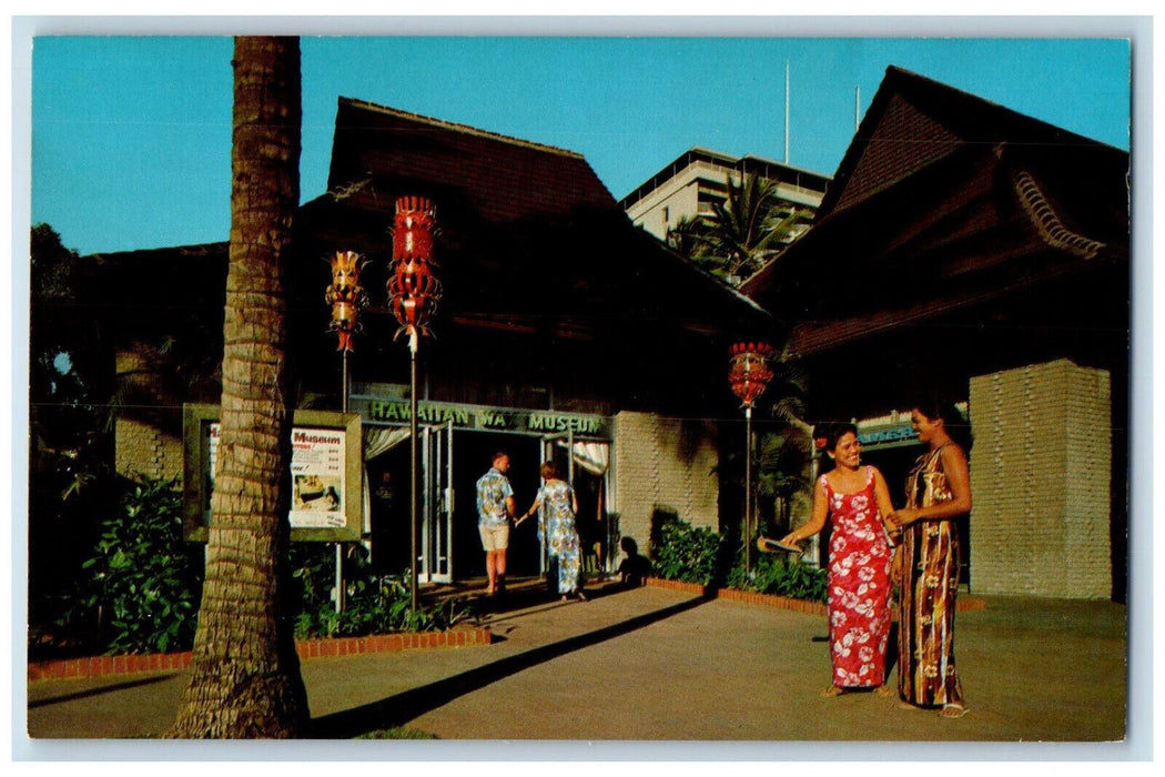 c1960's Guests are Entering The Hawaiian Wax Museum HI Vintage Postcard
