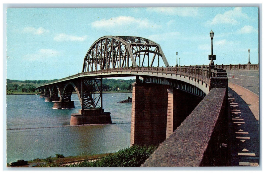 c1950's Peace Bridge Across Niagara River Between US and Canada Postcard