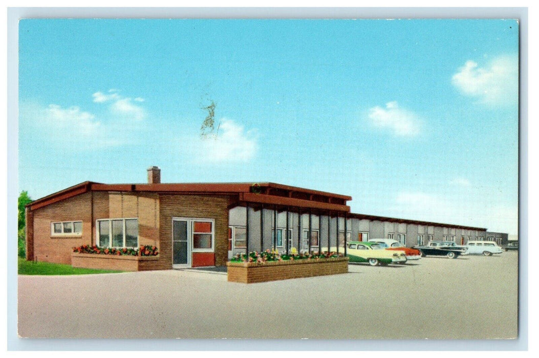 c1950's Evenox Motel Cars Eau Claire Wisconsin WI Unposted Vintage Postcard