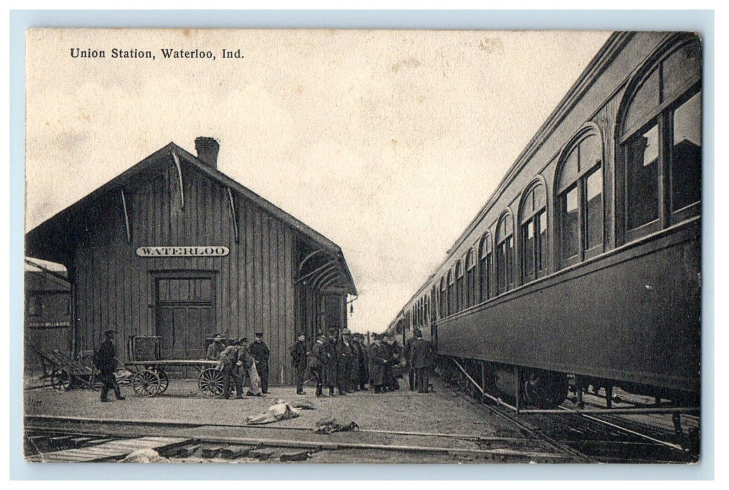 c1940s Train Carrying Passengers at Union Station, Waterloo Indiana IN Postcard