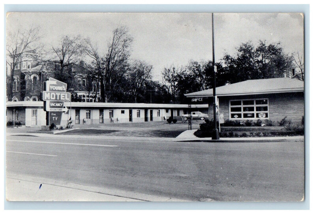 c1950's Young's Motel Roadside Lebanon Tennessee TN Unposted Vintage Postcard