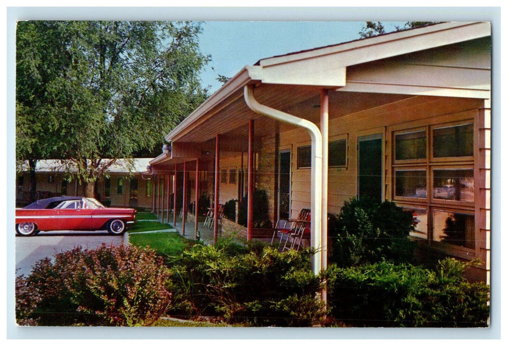 1961 Service Inn Motel Des Moines Iowa IA Vintage Posted Mike Roberts Postcard