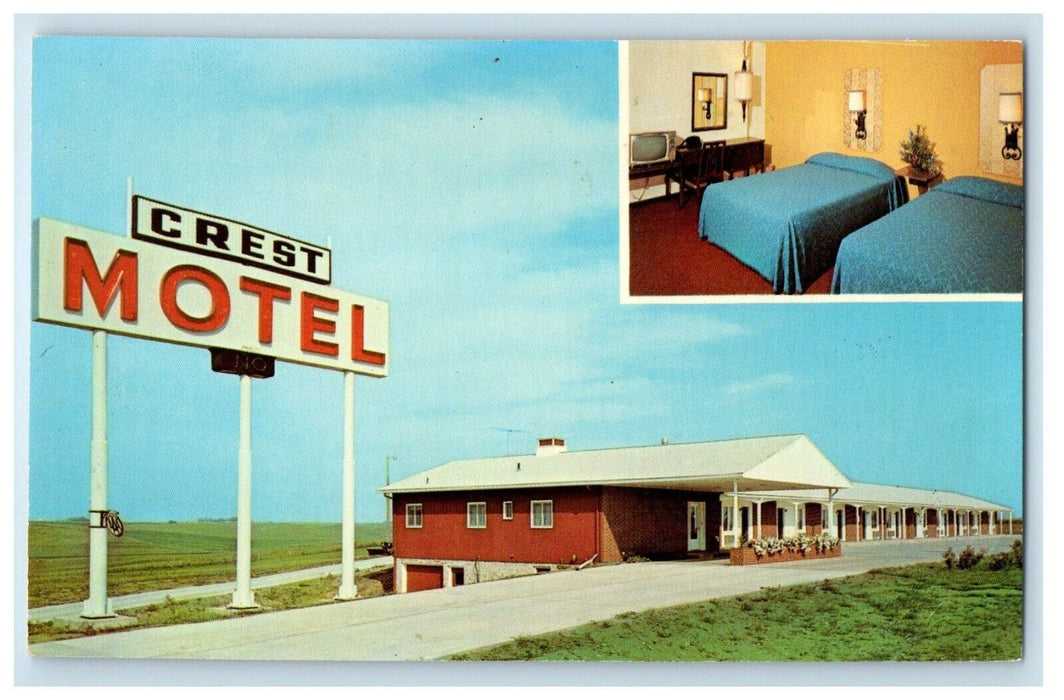 The Crest Motel Bedroom View Williamsburg Iowa IA Unposted Vintage Postcard
