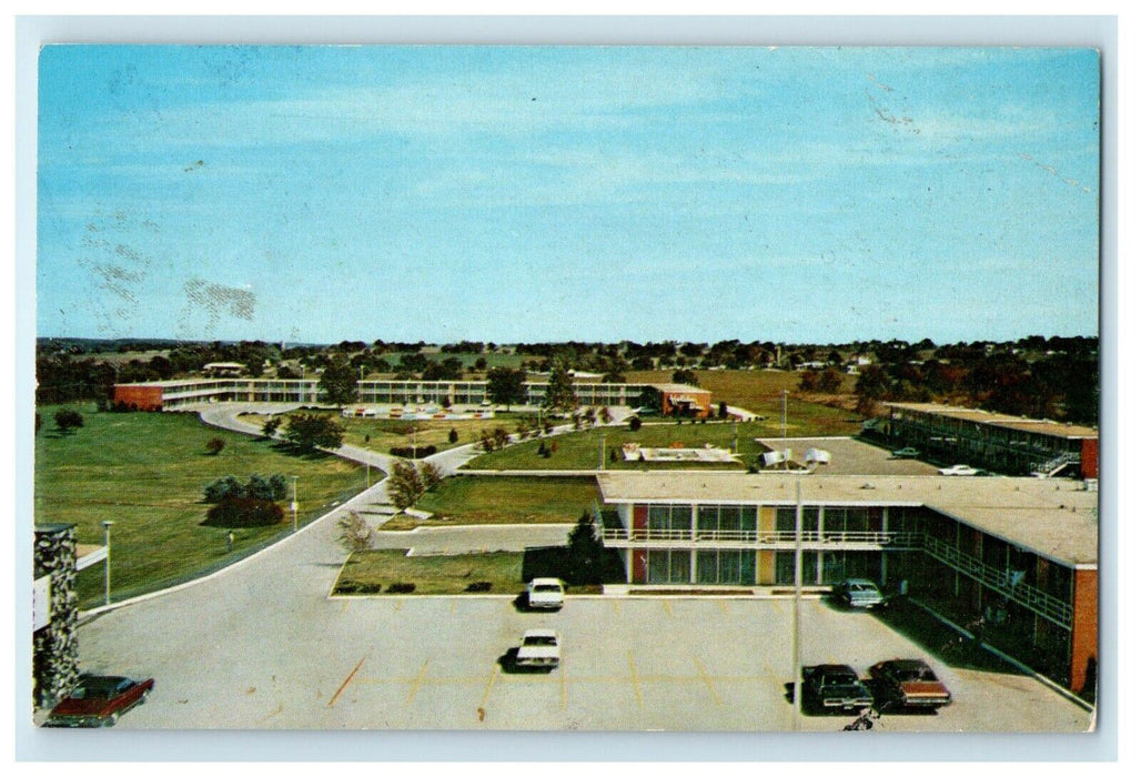 c1960's View Of Holiday Inn Motel Hotel Cars Springfield Missouri MO Postcard