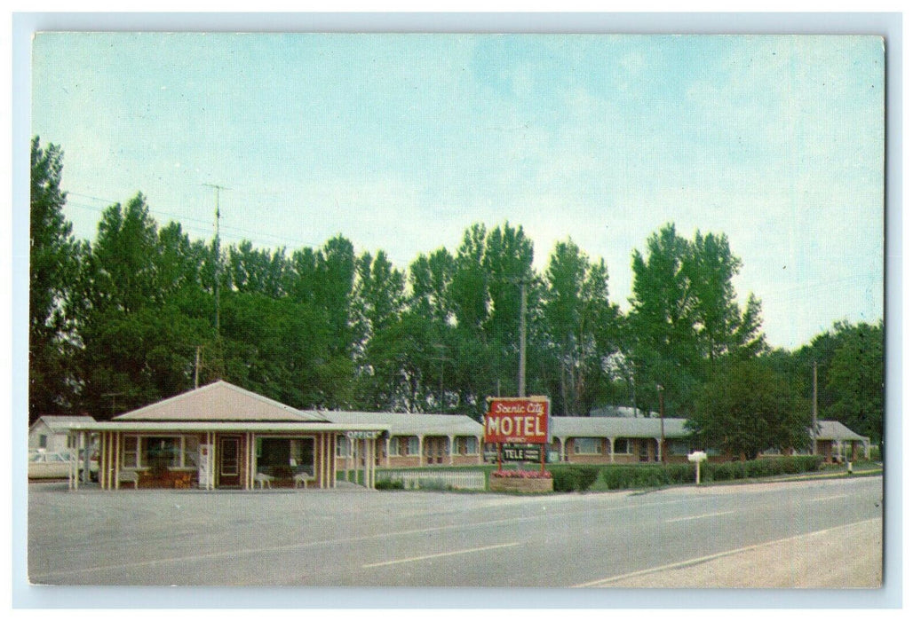 c1950's Scenic City Motel Roadside Iowa Falls Iowa IA Vintage Postcard