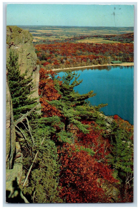 1964 Majestic Cliffs on West Bluff, Baraboo Wisconsin WI Vintage Postcard