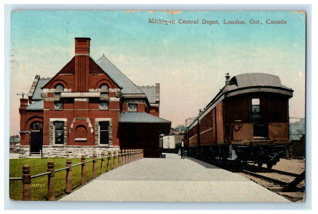 1914 Train Locomotive Michigan Central Depot, London Ontario Canada Postcard