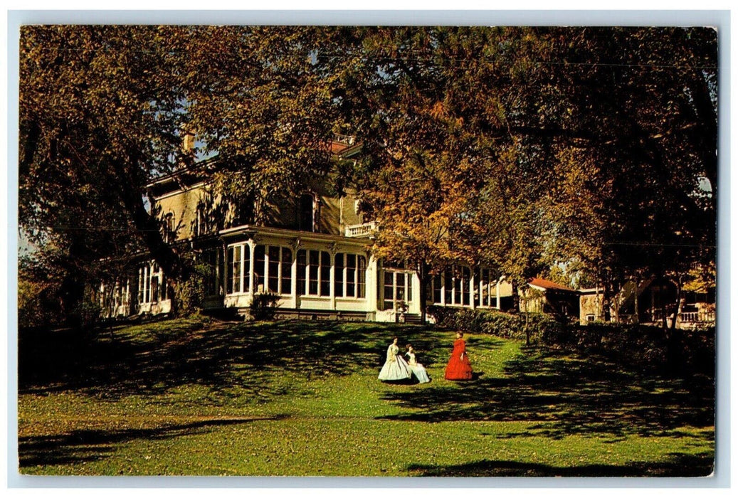 The Villa Louis Exterior Scene Prairie Du Chien Wisconsin WI Vintage Postcard