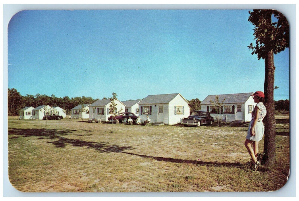 c1950's Cozy Cabins Montauk Highway Bridgehampton Long Island NY Postcard