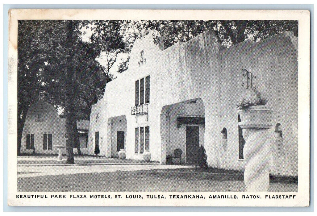 c1940 Beautiful Park Plaza Motels St. Louis Tulsa Texarkana Amarillo MO Postcard
