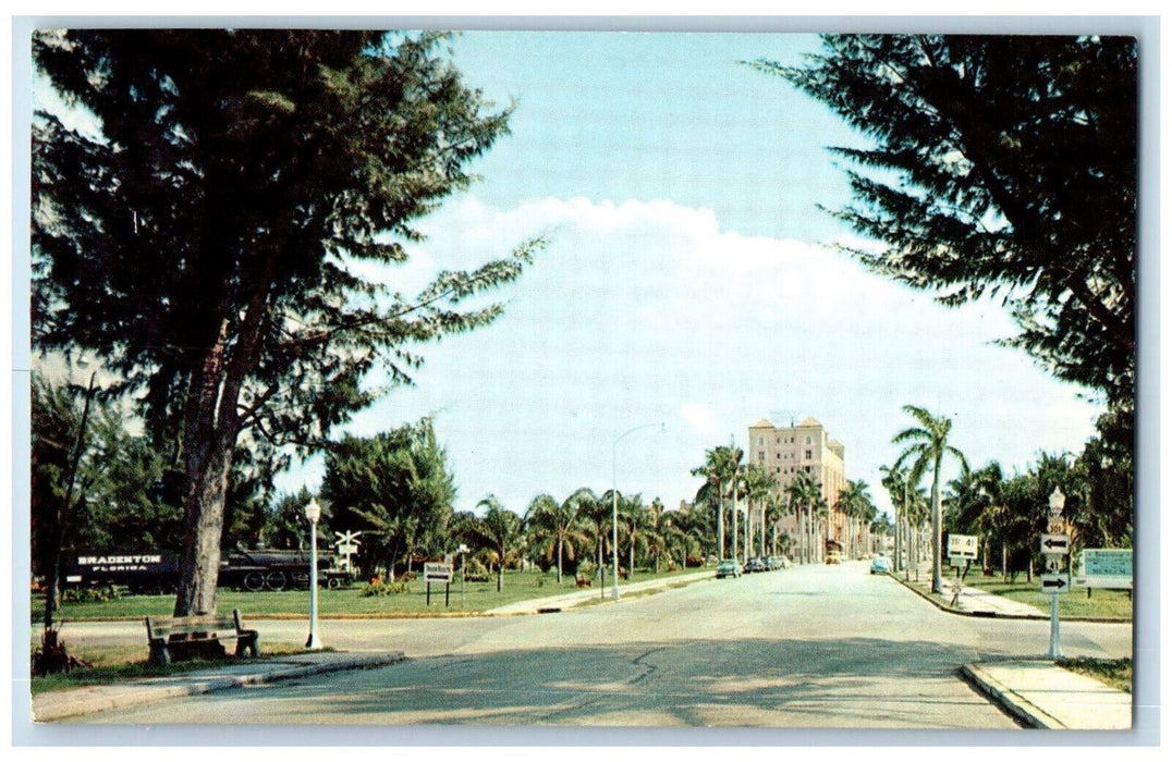 c1950's Manatee River Hotel Bradenton Locomotive Bradenton Florida FL Postcard