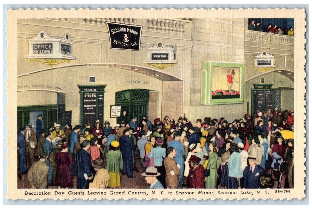 c1940's Decoration Day Guests Leaving Grand Central Schroon Lake NY Postcard