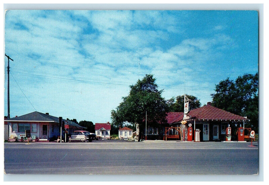 1959 Hayes Motel & Cabins Roadside Mackinaw Michigan MI Posted Vintage Postcard