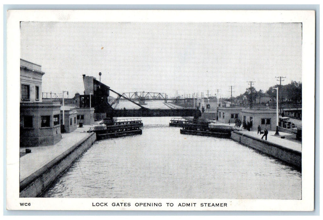 c1940's Lock Gates Opening to Admit Steamer Niagara Falls Canada Postcard