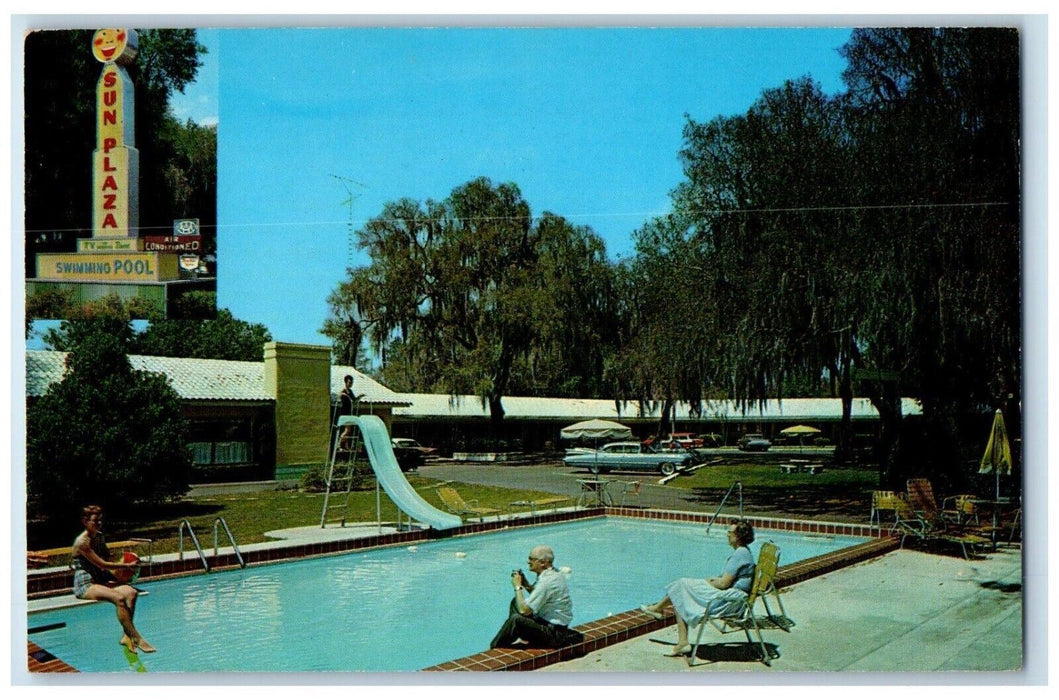 c1950's Sun Plaza Motor Manor Swimming Pool Silver Springs Florida FL Postcard