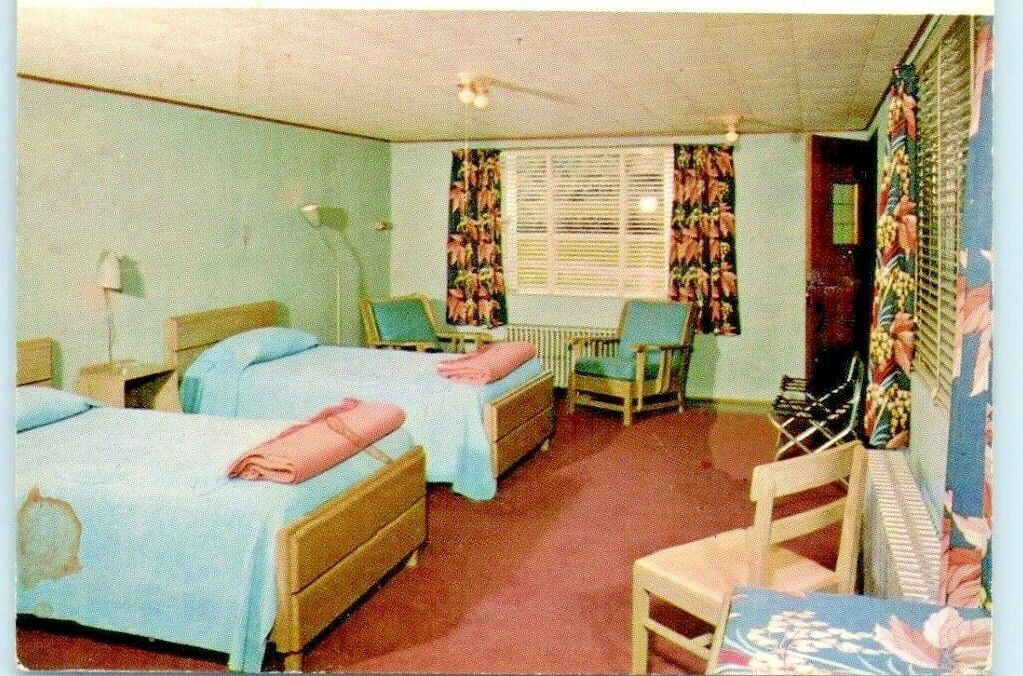 Tobey's Motor Court Interior Room View Saratoga Spring New York NY Postcard