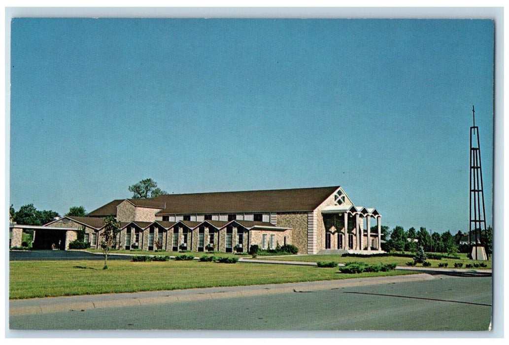 c1950's First Baptist Church Scene Street Seymour Indiana IN Vintage Postcard