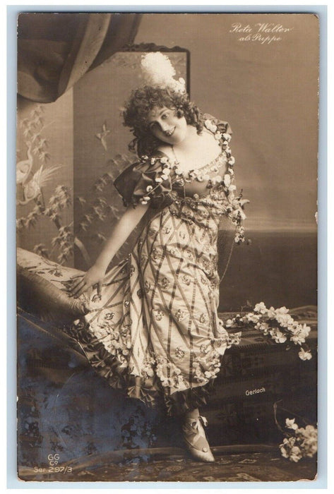 c1910's Pretty Woman Reta Walter Studio Portrait RPPC Photo Antique Postcard
