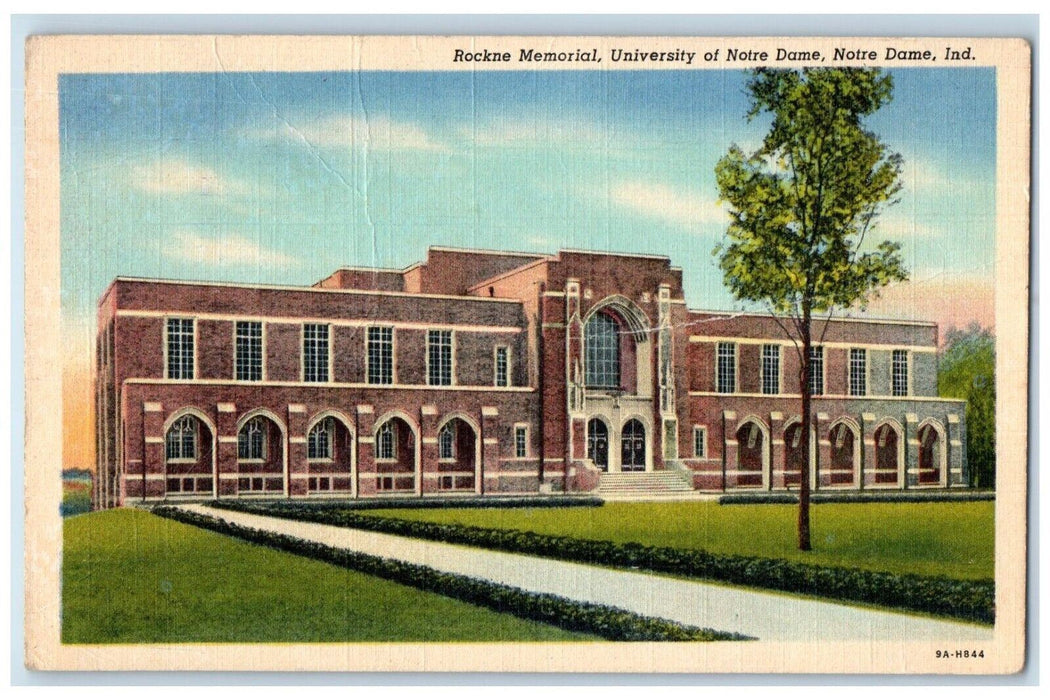 c1930's Notre Dame IN, Rockne Memorial University Of Notre Dame Vintage Postcard