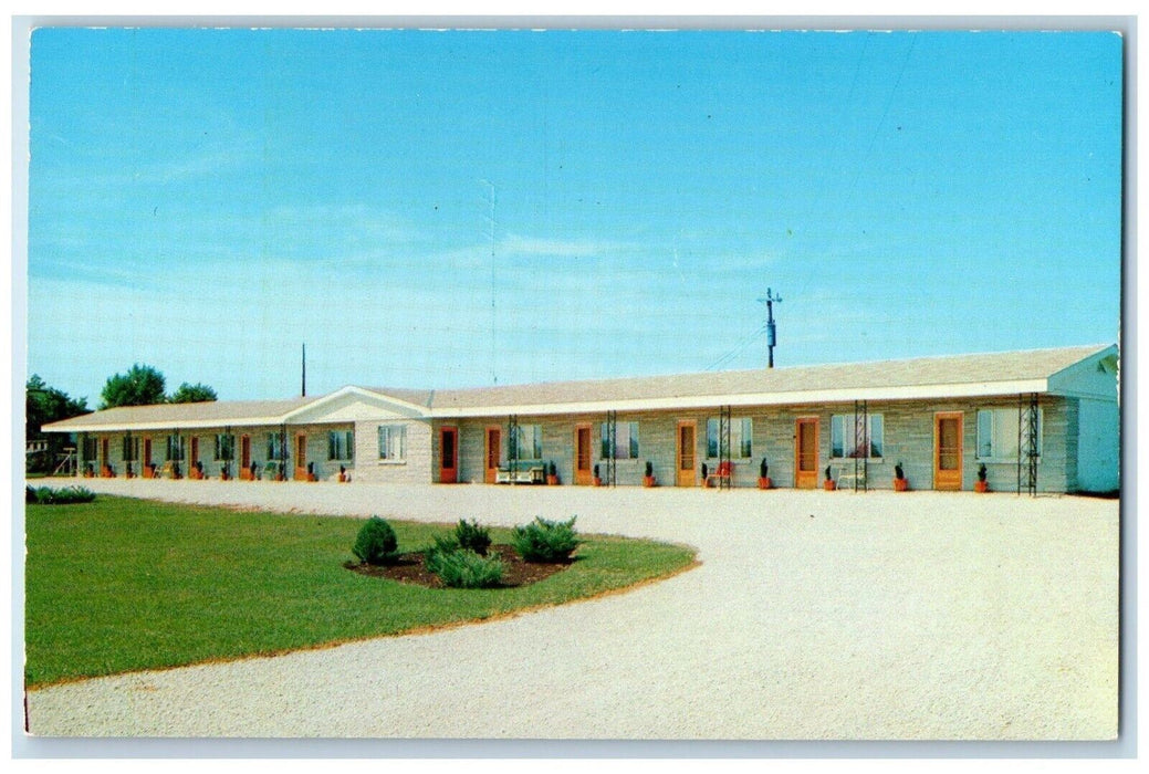 c1960 Blue Star Motel Exterior Building Electric Glass Wabash Indiana Postcard