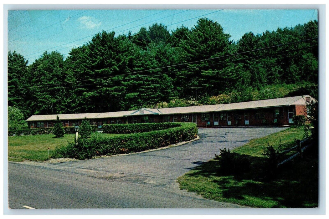 c1960 Bonney Brook Motel Exterior Building Cornwall Bridge Connecticut Postcard