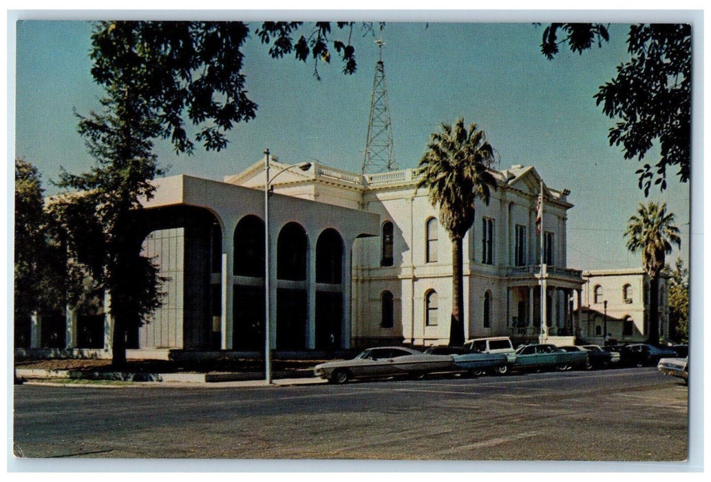 Glenn County Courthouse Building Car-lined Scene Willows California CA Postcard