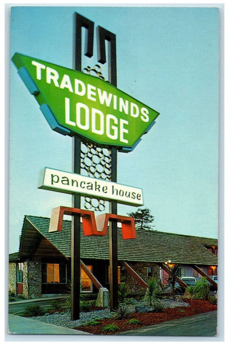 Trade Winds Lodge Motel Pancake House Fort Bragg California CA Vintage Postcard