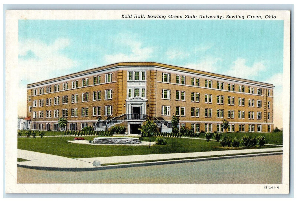 Kohl Hall Bowling Green State University Building Exterior View Ohio OH Postcard