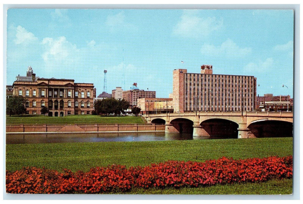 c1960's YMCA Building and City Library Des Moines Iowa IA Vintage Postcard